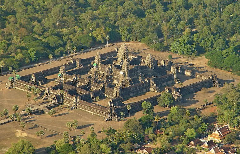 Angkor wat one of the biggest hindu temples in the world