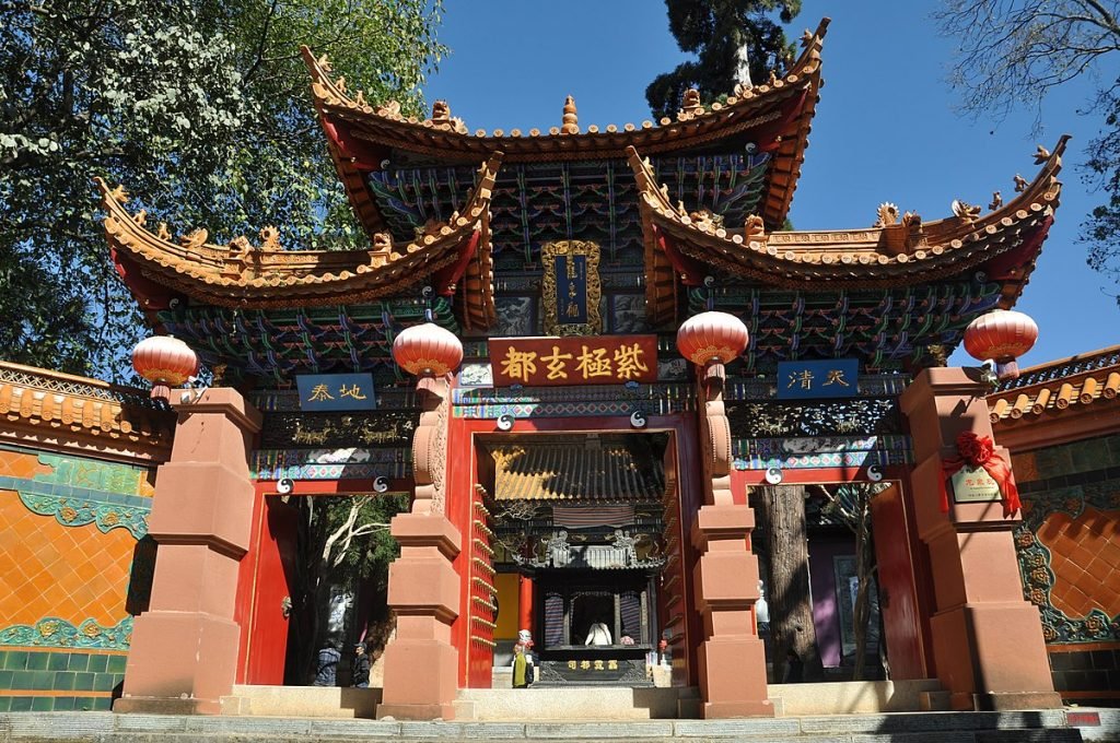 Black Dragon Pool Park in Kunming