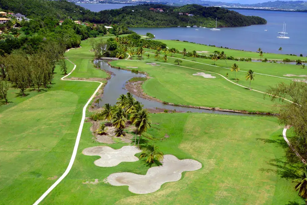 Check out the golf route of Anse Couleuvre. 
